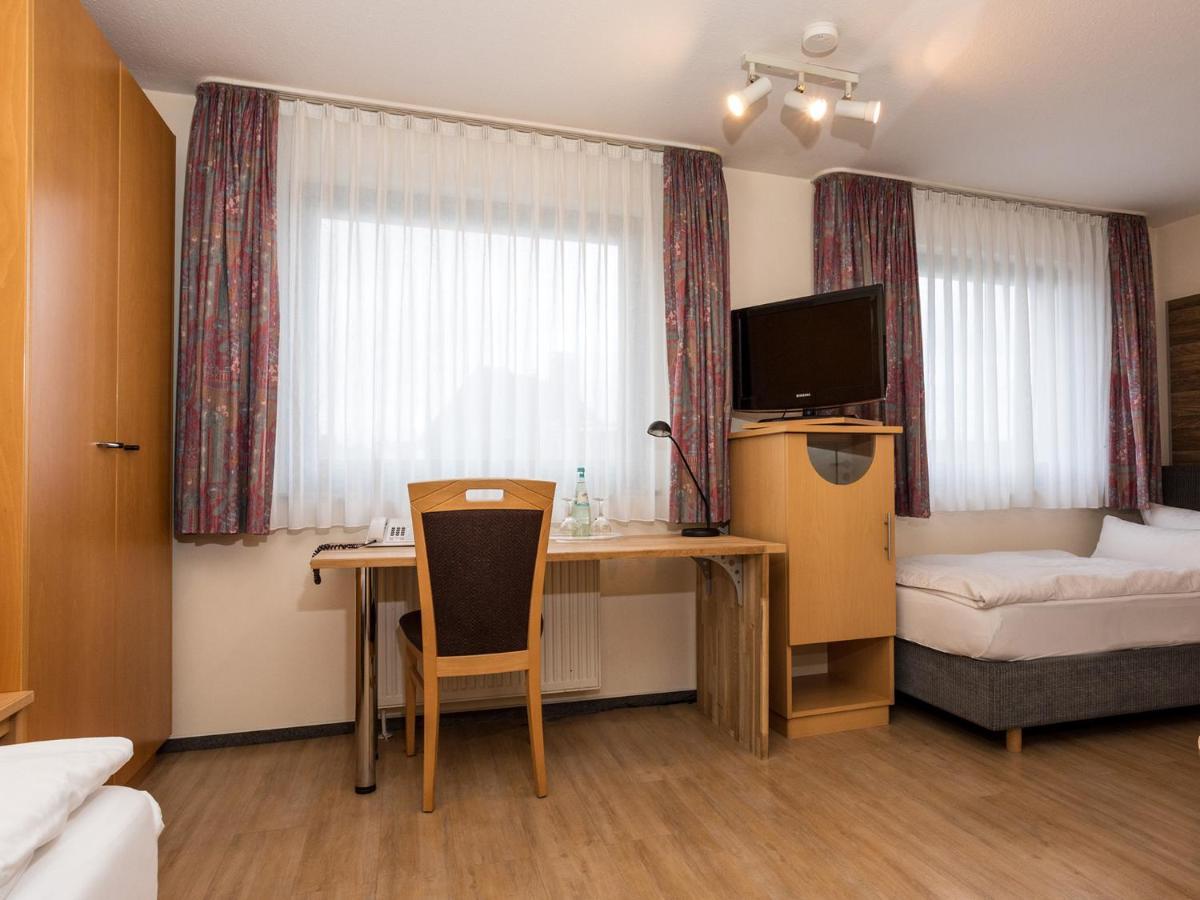 Hotel & Wirtshaus Hansen Бергиш-Гладбах Экстерьер фото