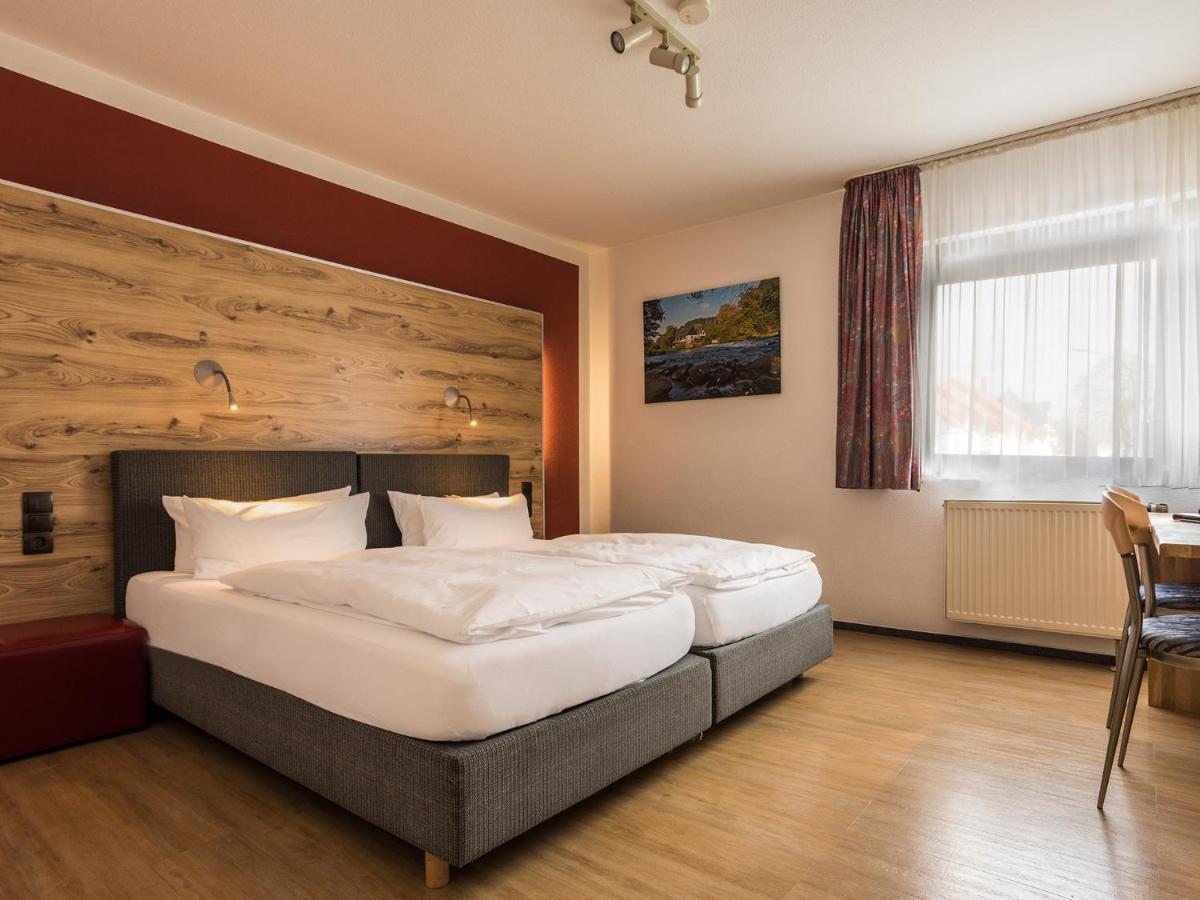 Hotel & Wirtshaus Hansen Бергиш-Гладбах Экстерьер фото